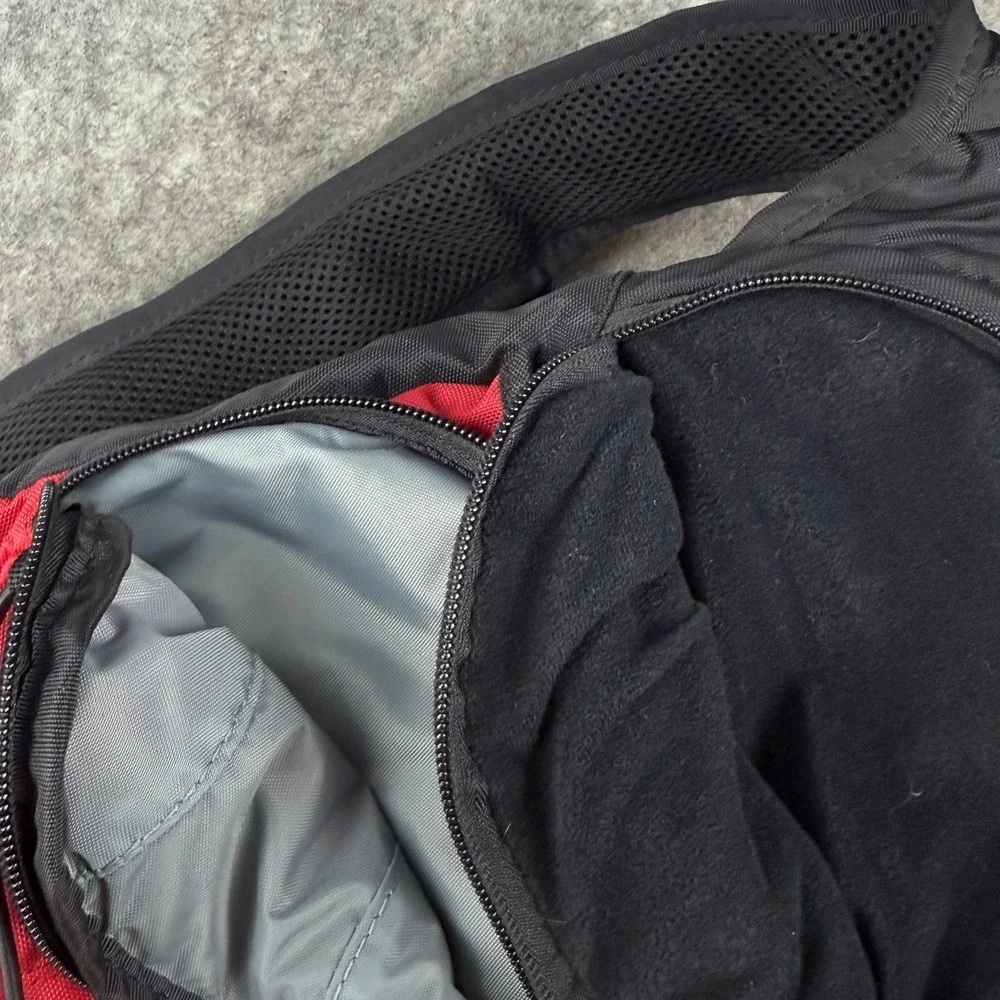 DAKINE SHUTTLE 70oz 2L Hydration Pack‎ Backpack Biking Hiking Red Black